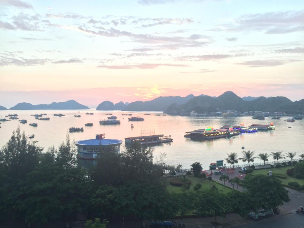 Quang Tung Hotel Dong Khe Sau Buitenkant foto